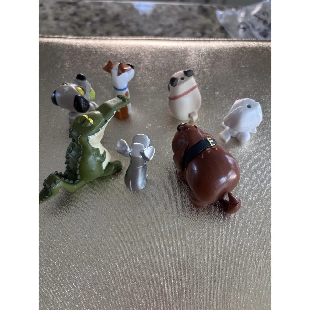 Secret Lives Of Pets Figures Toy Lot Seven Pieces.  3009‎
